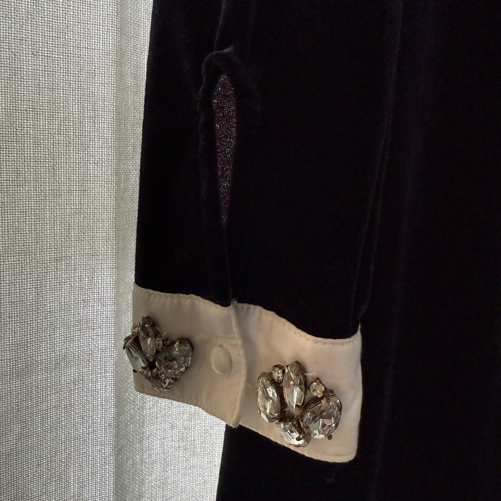 Divided Black Velvet Dress with Embellished Collar - Picture 5 of 6